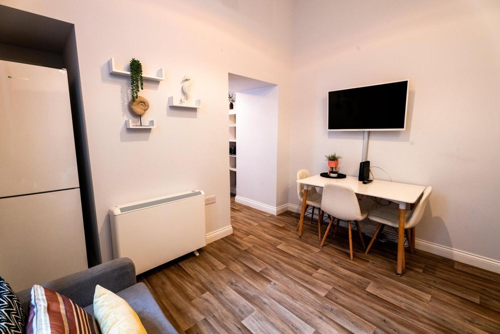 Free Parking | Smart Tv | 4 Guests Apartamento Swansea Quarto foto